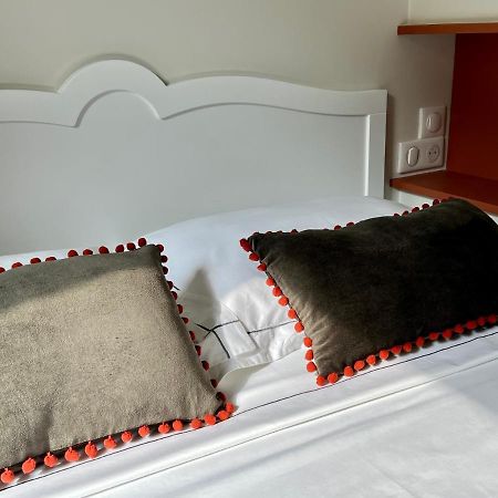 Les Petits Volets 2 Bed & Breakfast Antibes Bagian luar foto