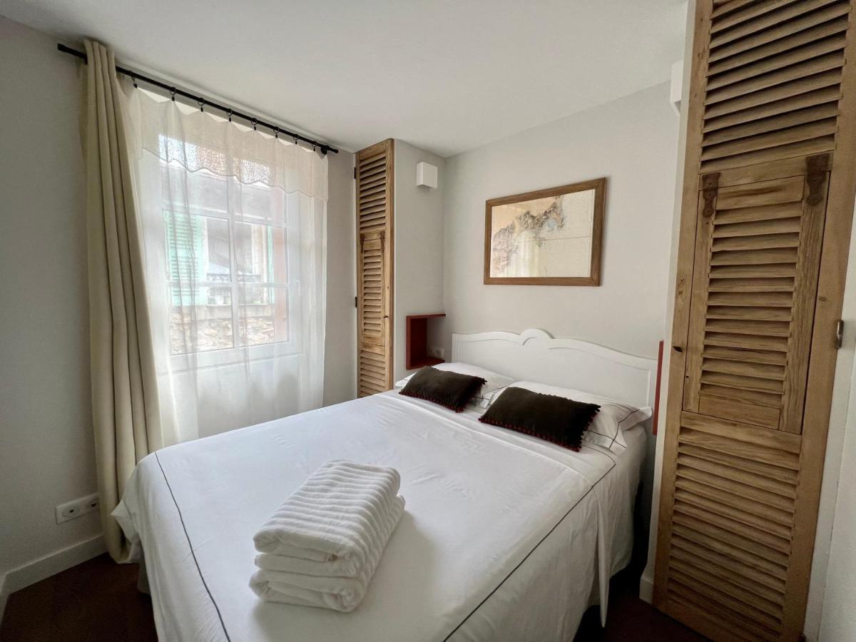 Les Petits Volets 2 Bed & Breakfast Antibes Bagian luar foto