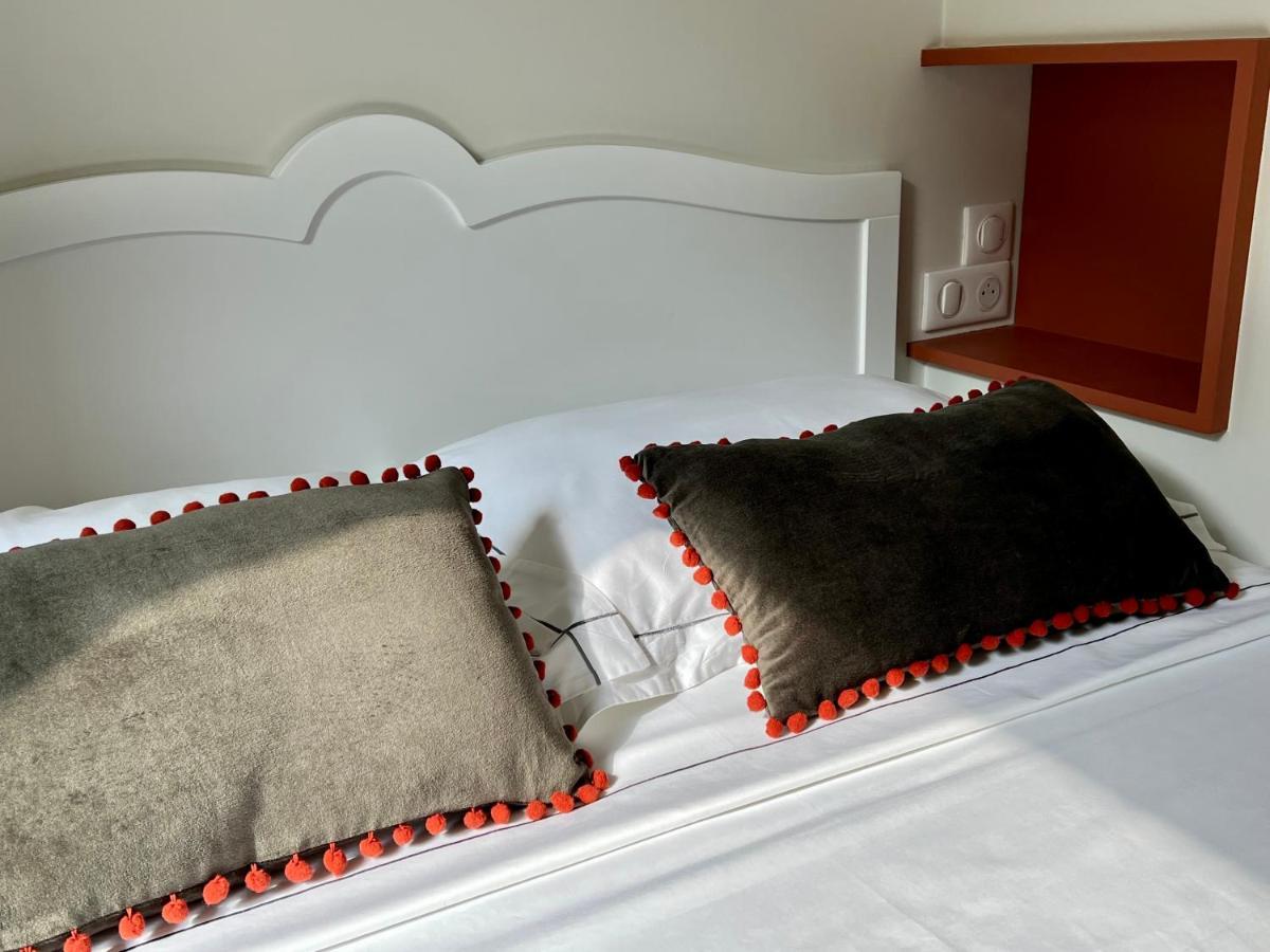 Les Petits Volets 2 Bed & Breakfast Antibes Bagian luar foto