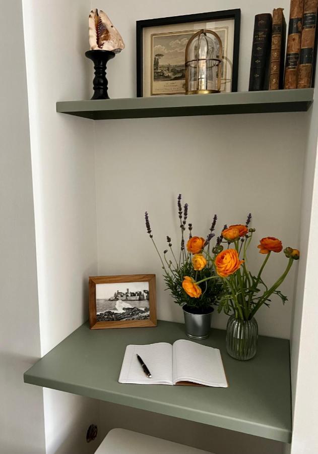 Les Petits Volets 2 Bed & Breakfast Antibes Bagian luar foto
